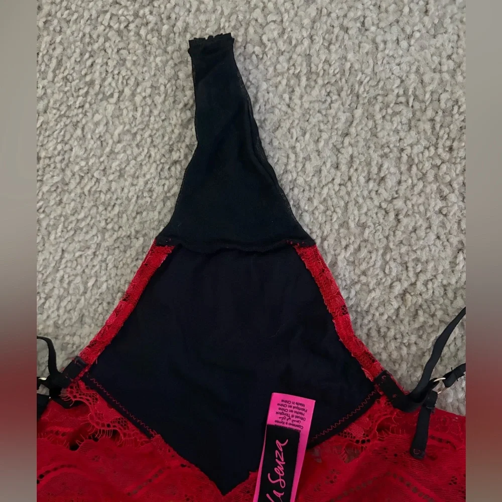 La Senza Red Lace Strappy Bra & Thong Set - Picture 8 of 9